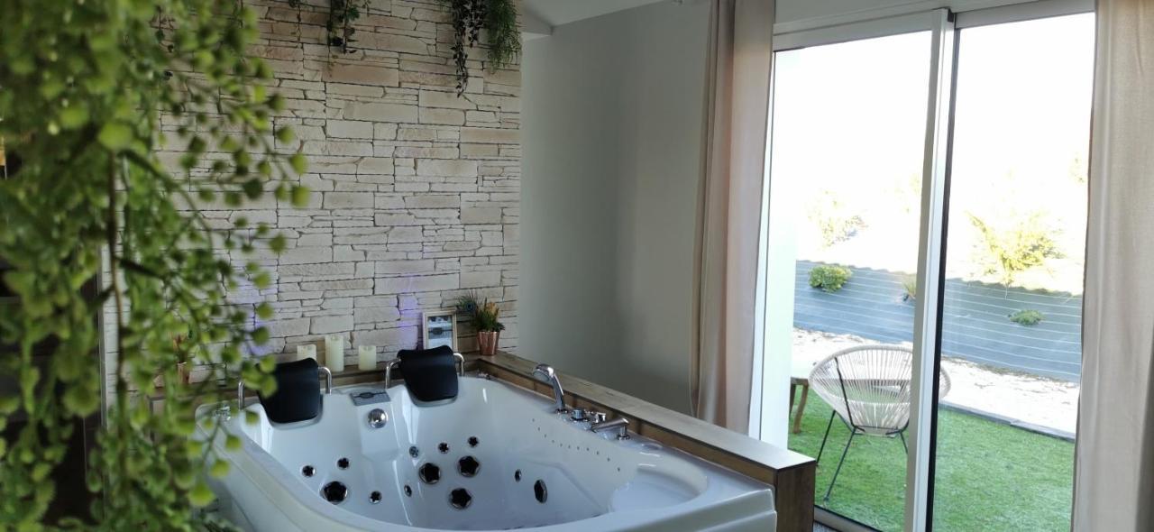 L'Essentiel - Love 5 Etoiles Talmont-Saint-Hilaire ภายนอก รูปภาพ